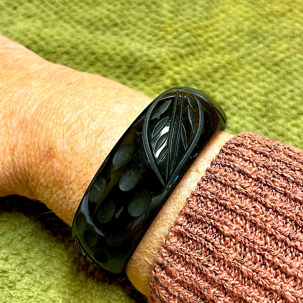 Bakelite carved bangle bracelet